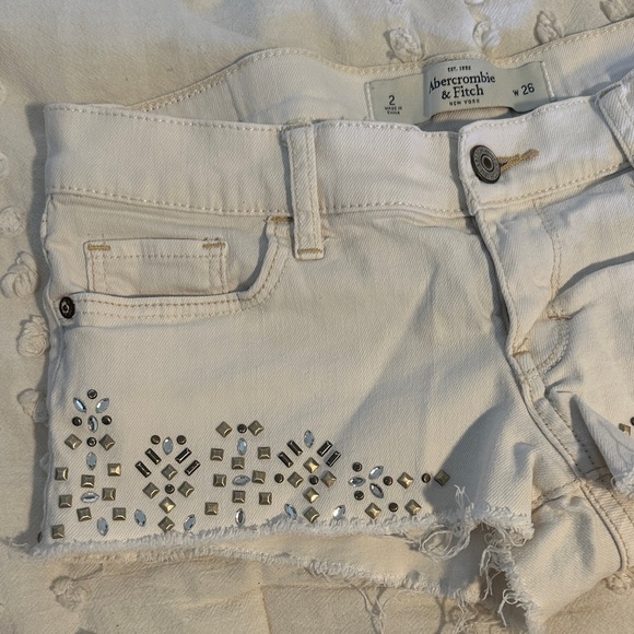 Vintage Abercrombie & Fitch White Jean Shorts with Silver Accents - Picture 2 of 6